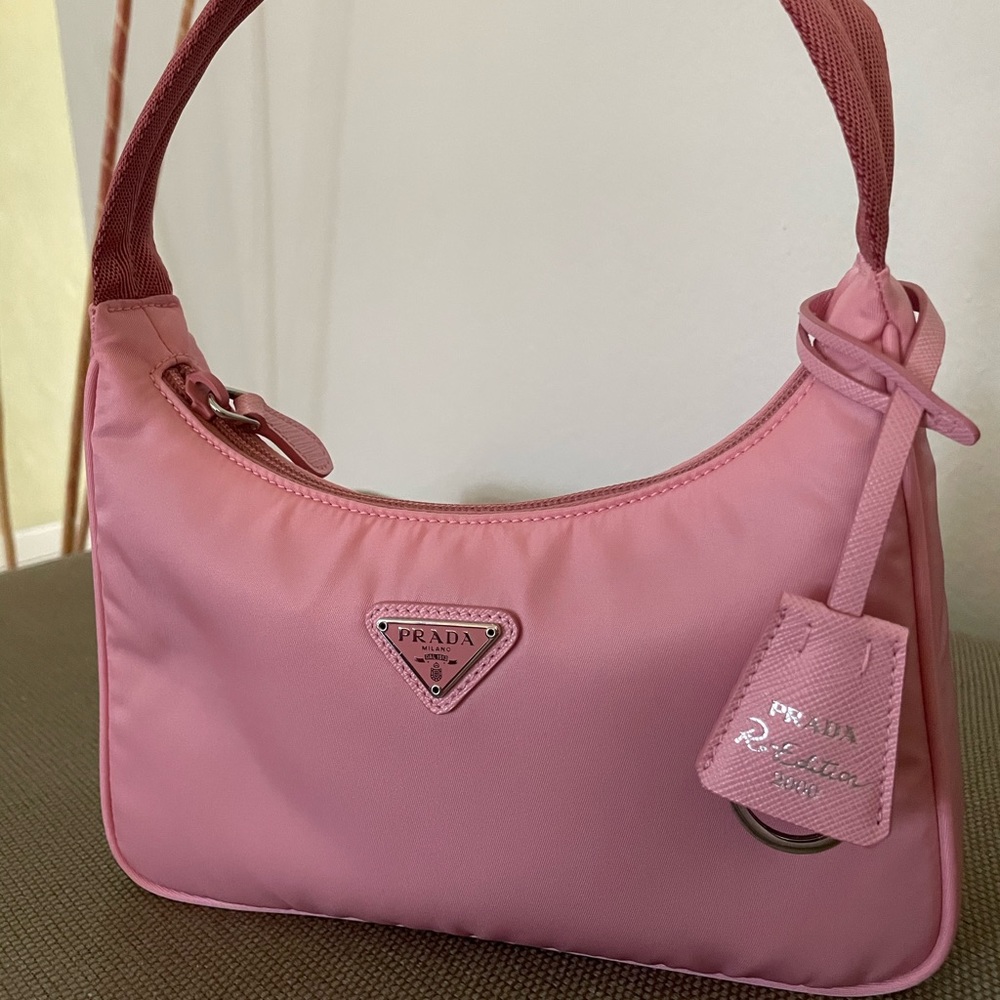 Prada re edition 2000 pink